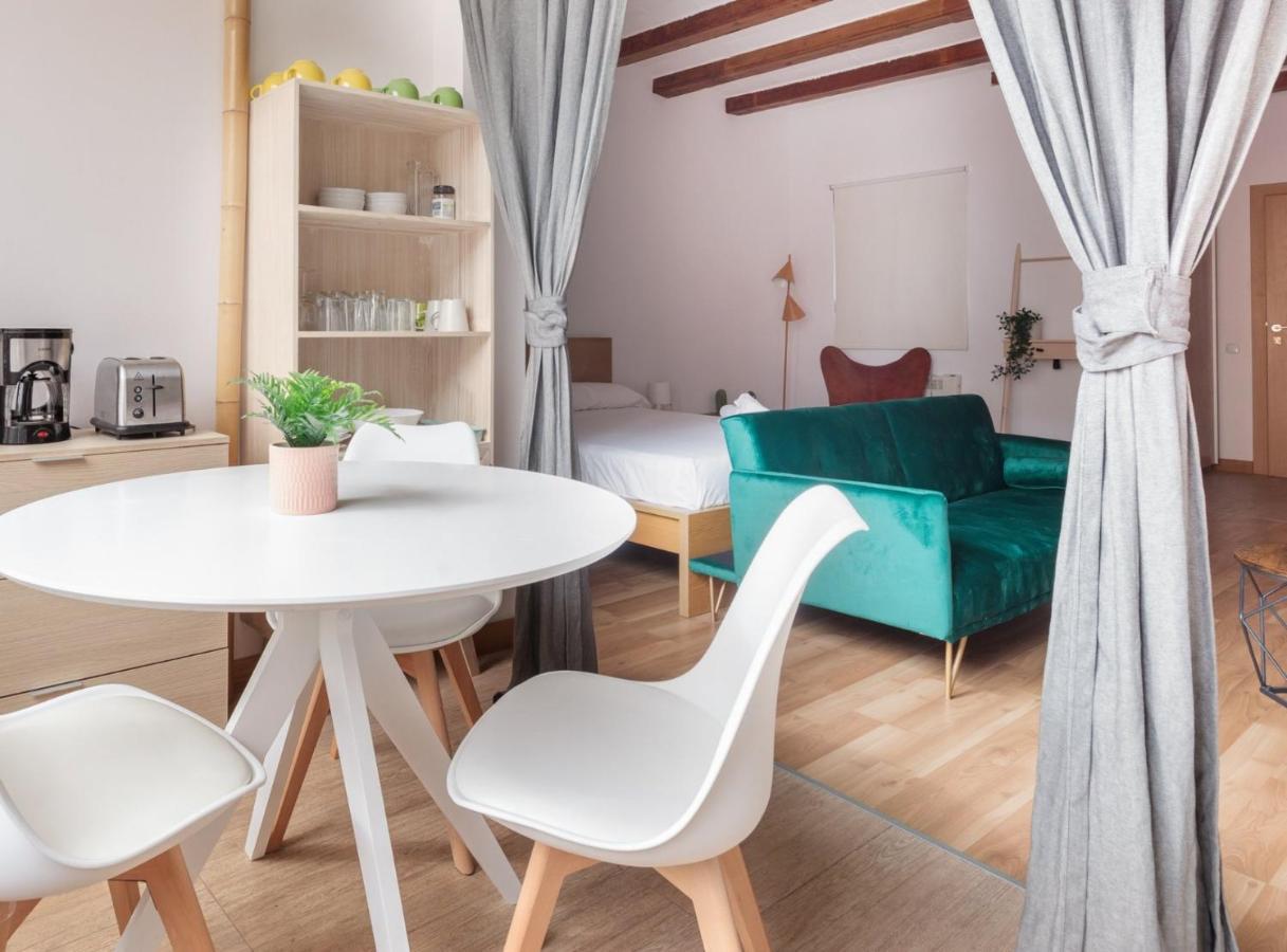 Spacious Doubleroom Apartment At Sants Barcelona Exterior foto